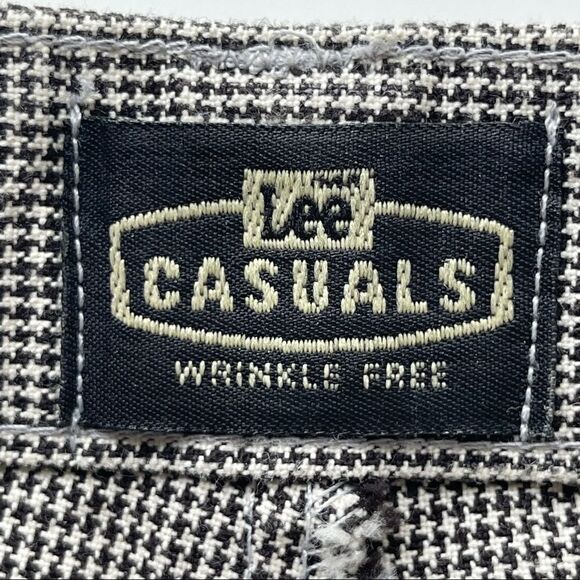 Lee Casual Fall Textured Pleated Front Shorts - 18M - Picture 4 of 9